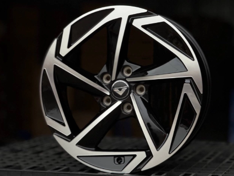 Литые диски Hyundai H3623F FlowForming GLOSS BLACK FACE 18” 5x114.3 ET50.5 7.5J D67.1