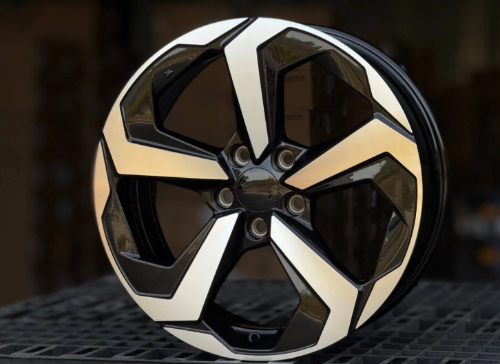 Литые диски Nissan H3351F FlowForming 18, 5x114.3, GLOSS BLACK FACE (ET: 45, DIA: 66.1, W: 7.5)