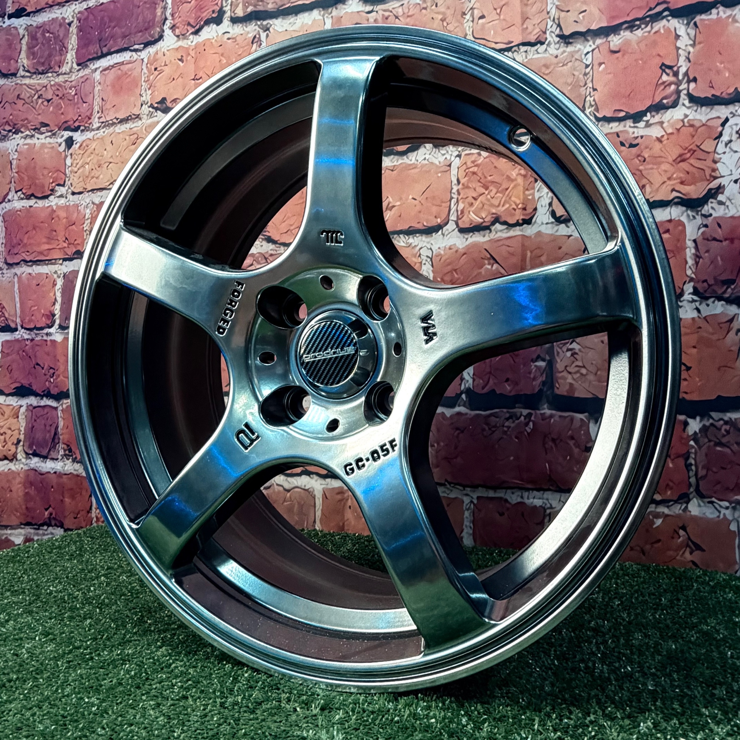 Prodrive GC-05F 16 j7 4/100 et35 dia73.1