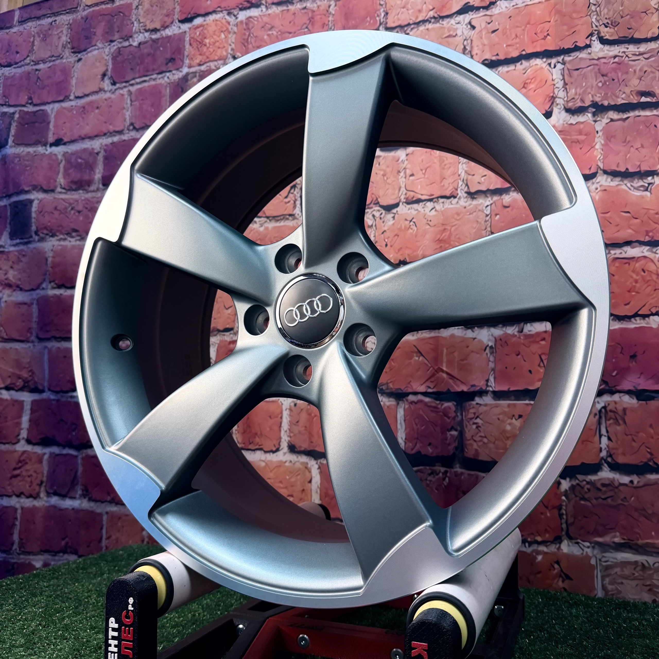 Audi Rotor 18 j8 5/112 et45 66.6 